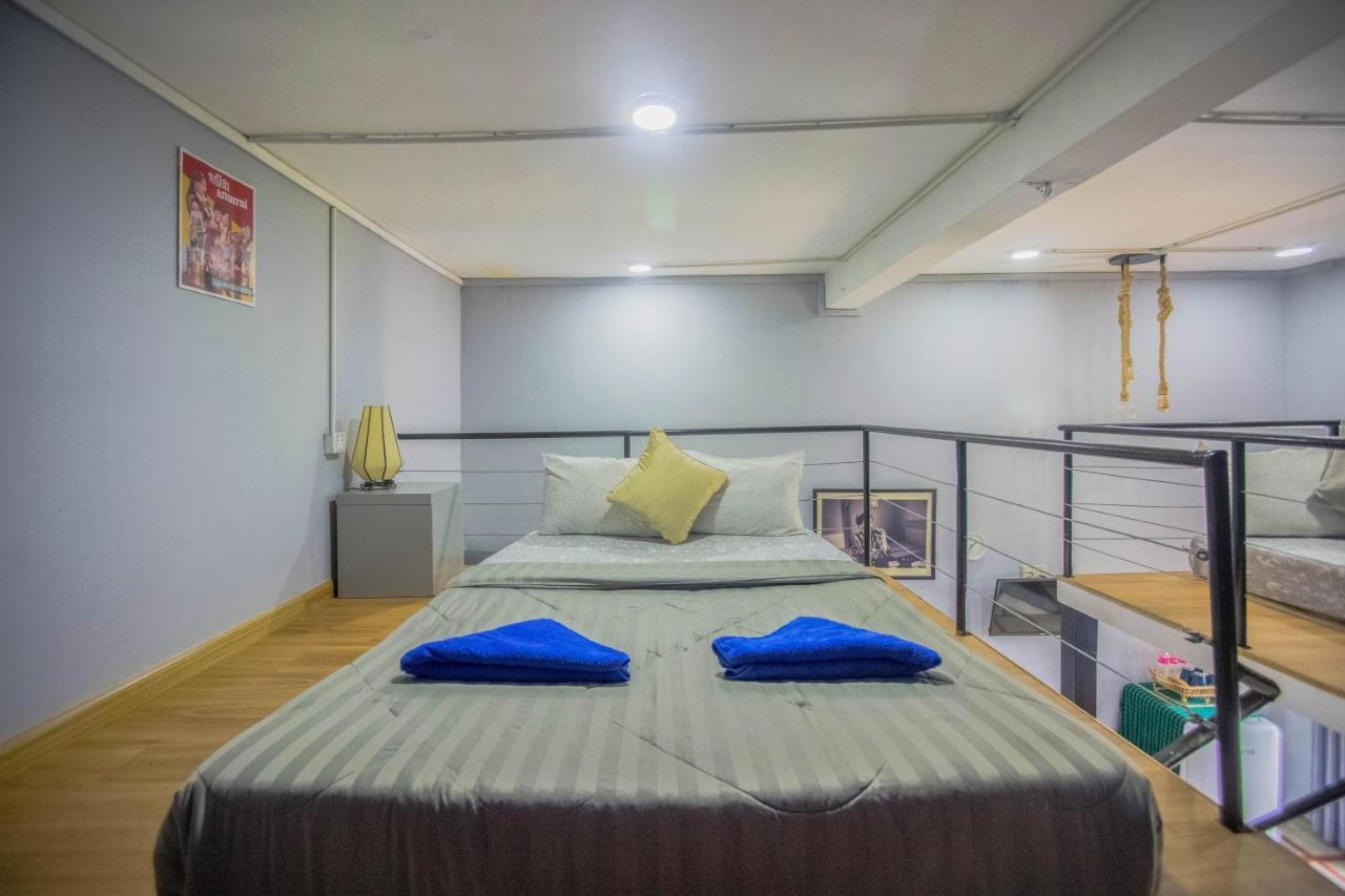 The Artist Residence Phnom Penh Exterior photo